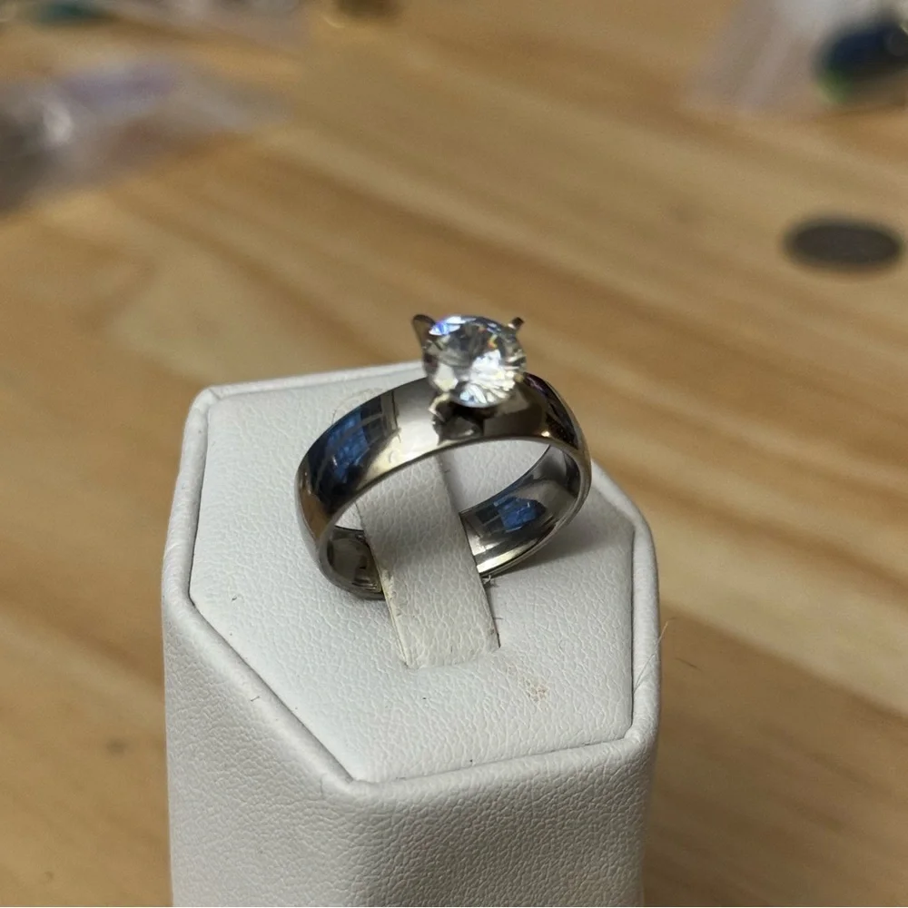 Gulmal wedding ring - Picture 1 of 10